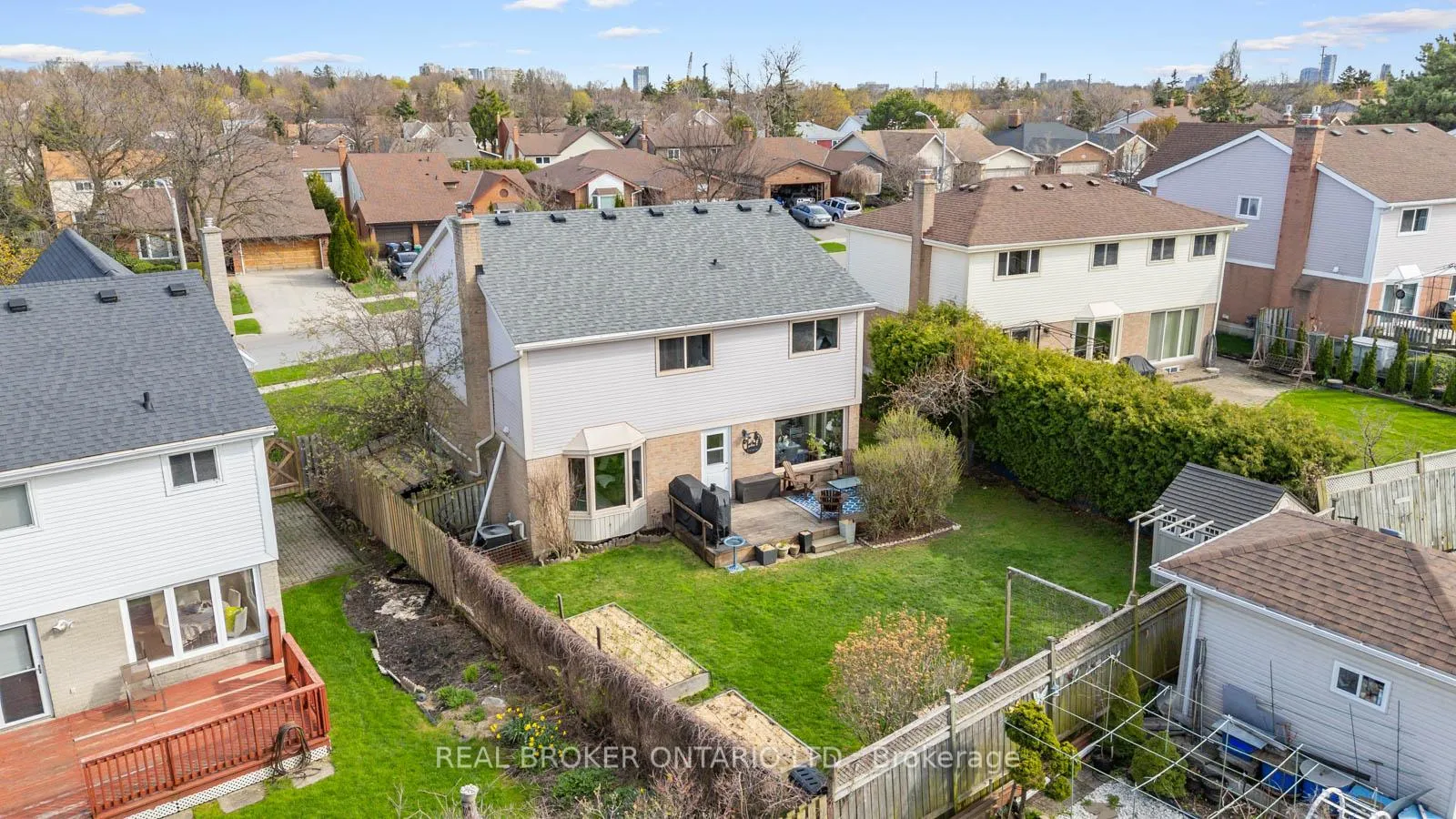 Photo 38 of 24 Mansion Street, Brampton, Central Park — HOMEH