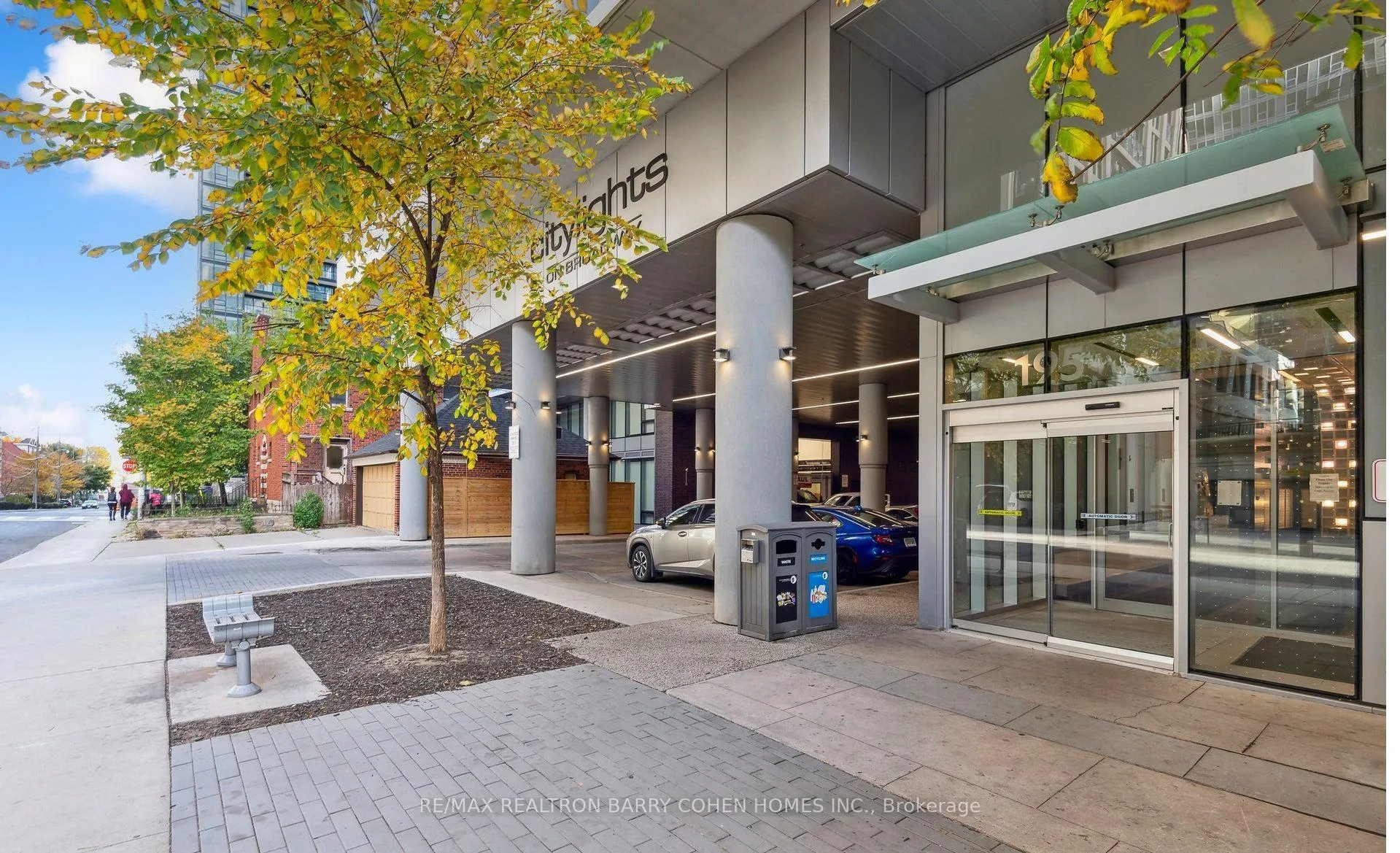 Photo 3 of Unit 2002, 195 Redpath Avenue, Toronto, Mount Pleasant West — HOMEH