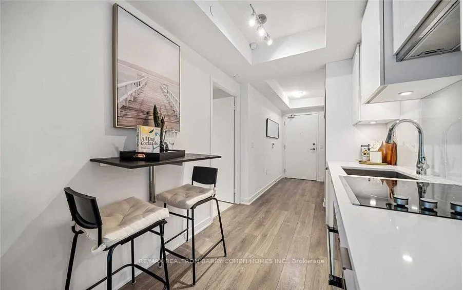 Photo 13 of Unit 2002, 195 Redpath Avenue, Toronto, Mount Pleasant West — HOMEH