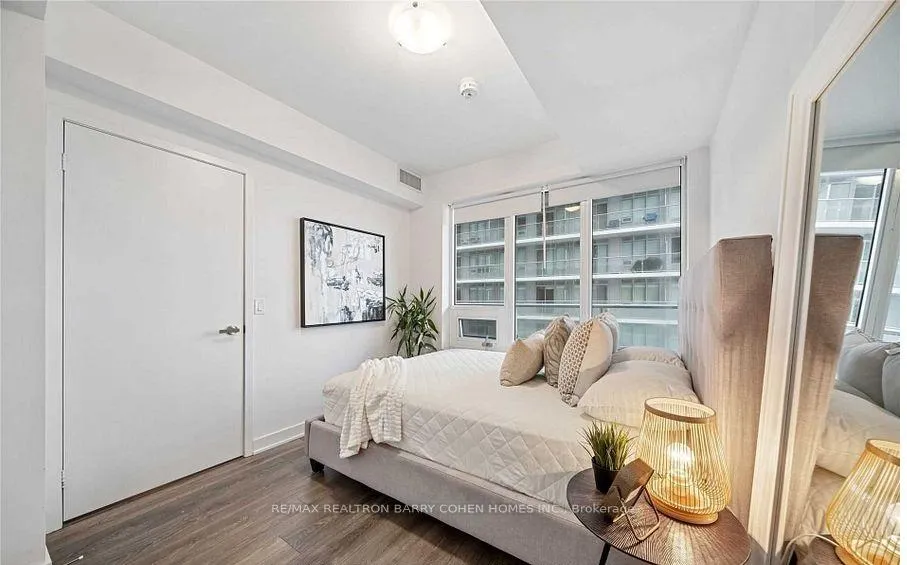 Photo 19 of Unit 2002, 195 Redpath Avenue, Toronto, Mount Pleasant West — HOMEH
