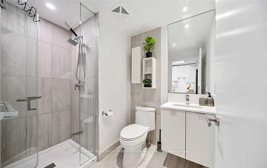 Photo 20 of Unit 2002, 195 Redpath Avenue, Toronto, Mount Pleasant West — HOMEH
