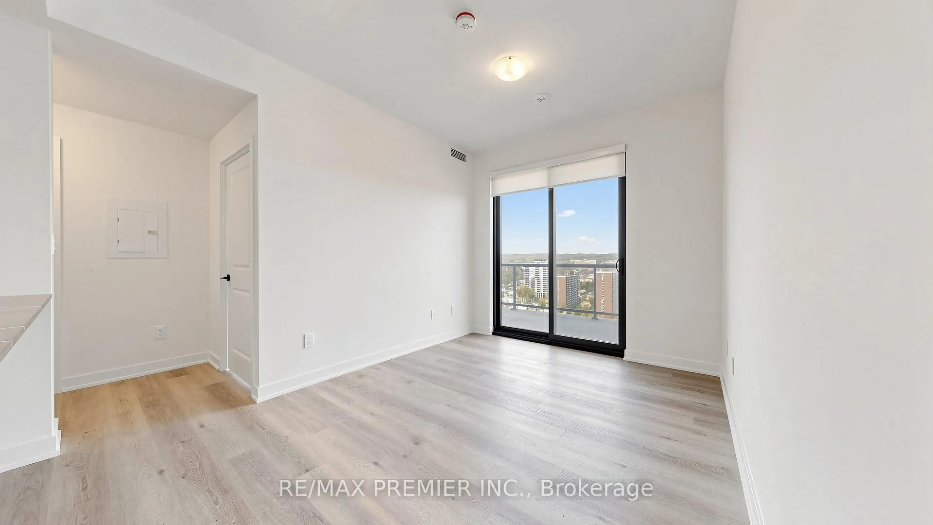 Photo 6 of Unit 2001, 2075 Lakeshore Road, Burlington, Brant — HOMEH