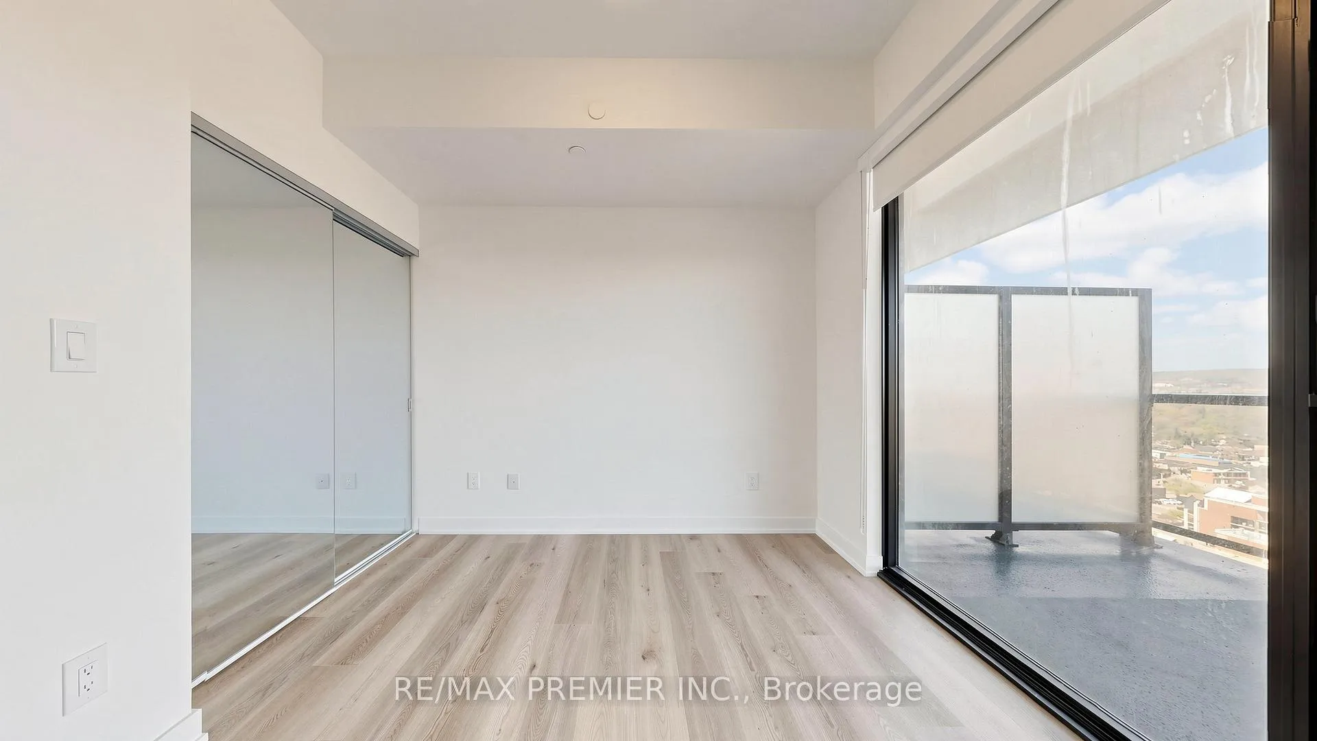 Photo 20 of Unit 2001, 2075 Lakeshore Road, Burlington, Brant — HOMEH