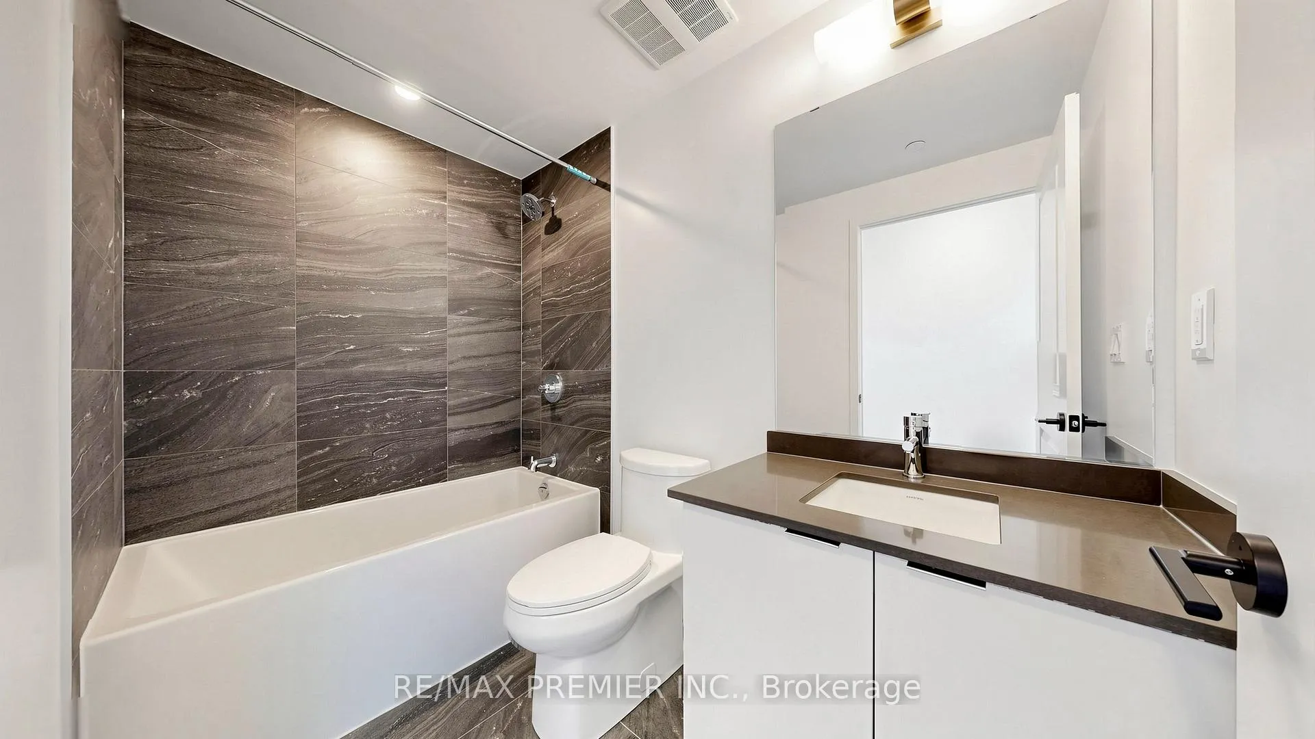 Photo 22 of Unit 2001, 2075 Lakeshore Road, Burlington, Brant — HOMEH