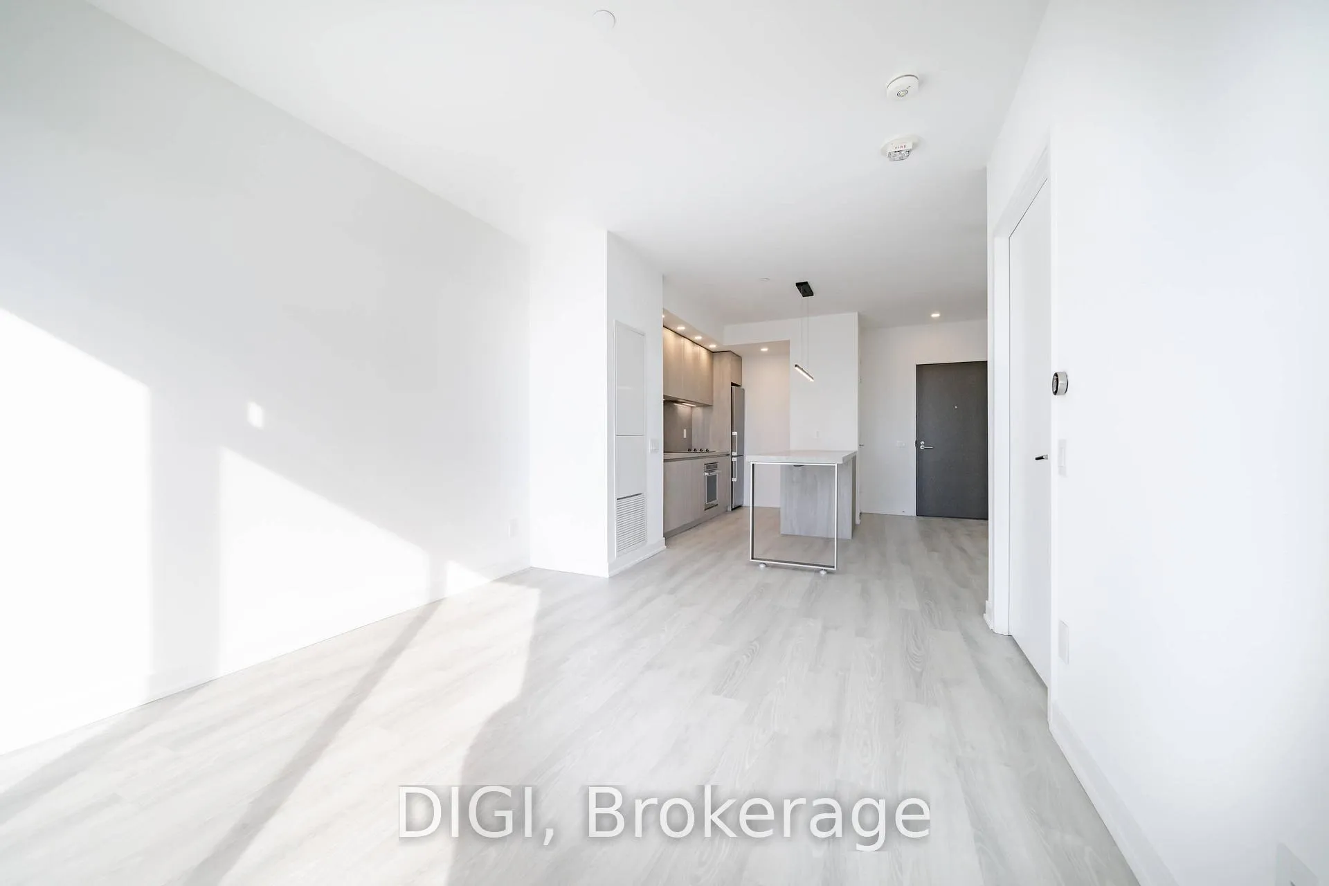 Photo 2 of Unit 810, 57 Spadina Avenue, Toronto, Waterfront Communities — HOMEH