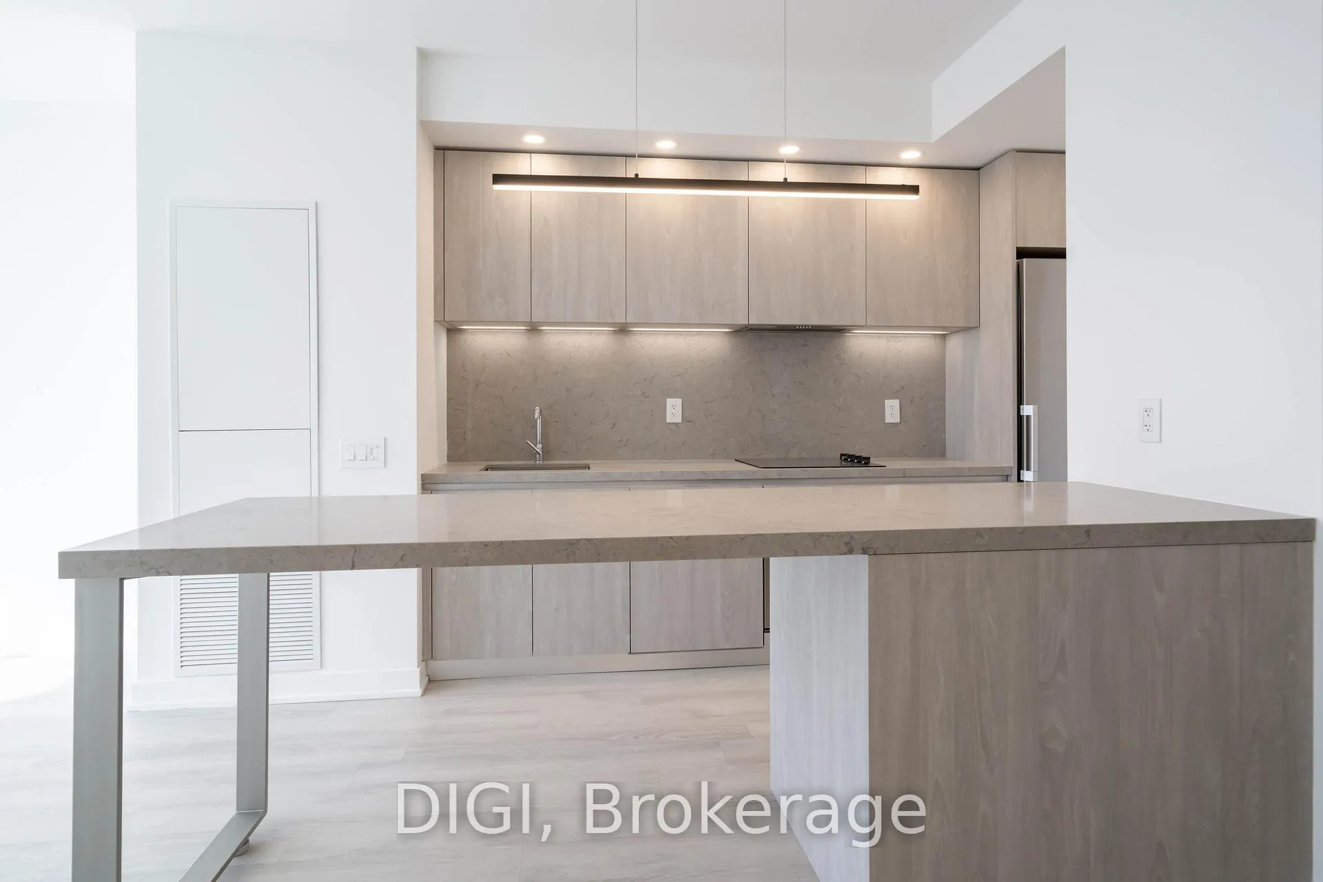 Photo 6 of Unit 810, 57 Spadina Avenue, Toronto, Waterfront Communities — HOMEH