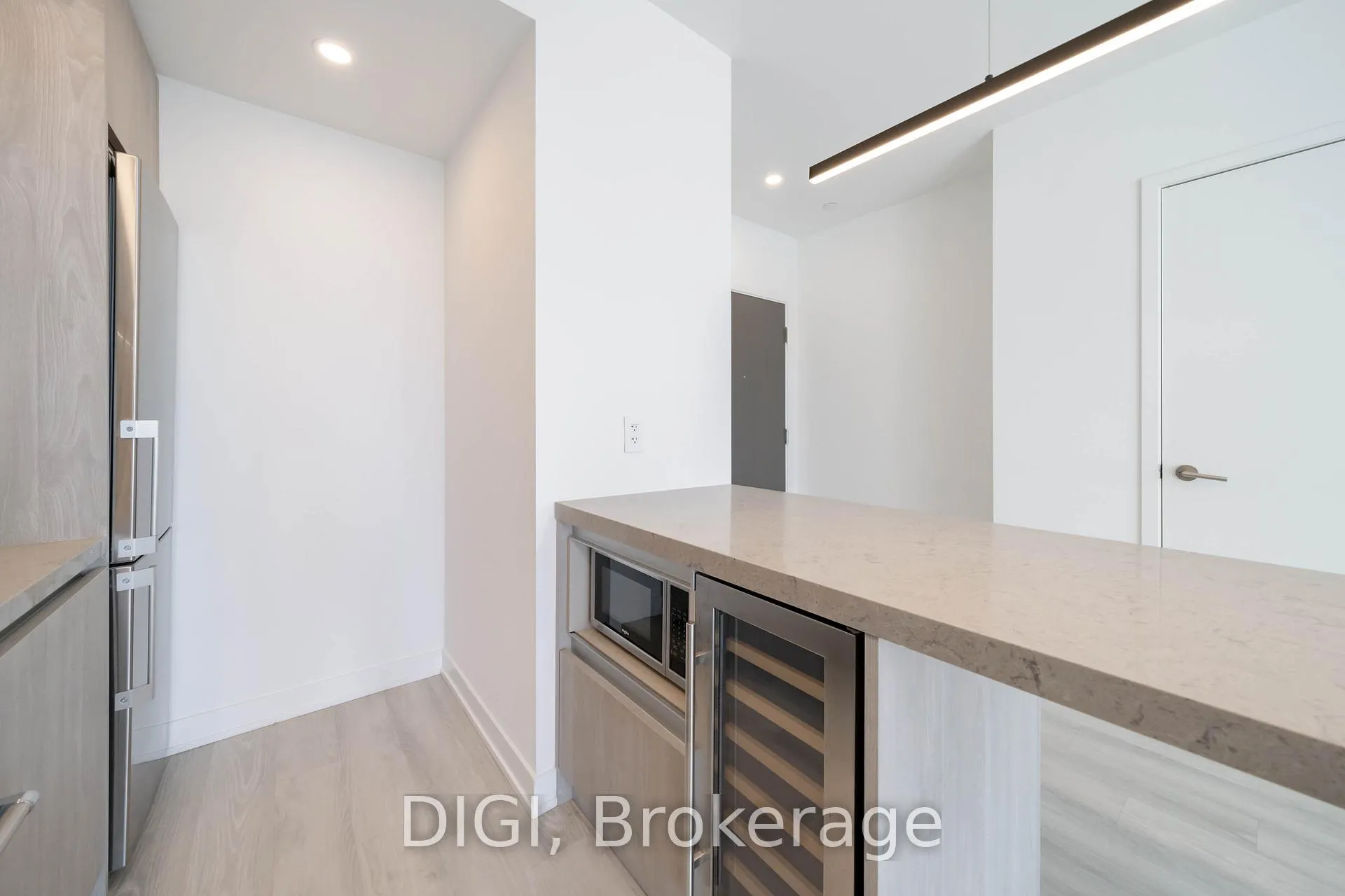 Photo 10 of Unit 810, 57 Spadina Avenue, Toronto, Waterfront Communities — HOMEH