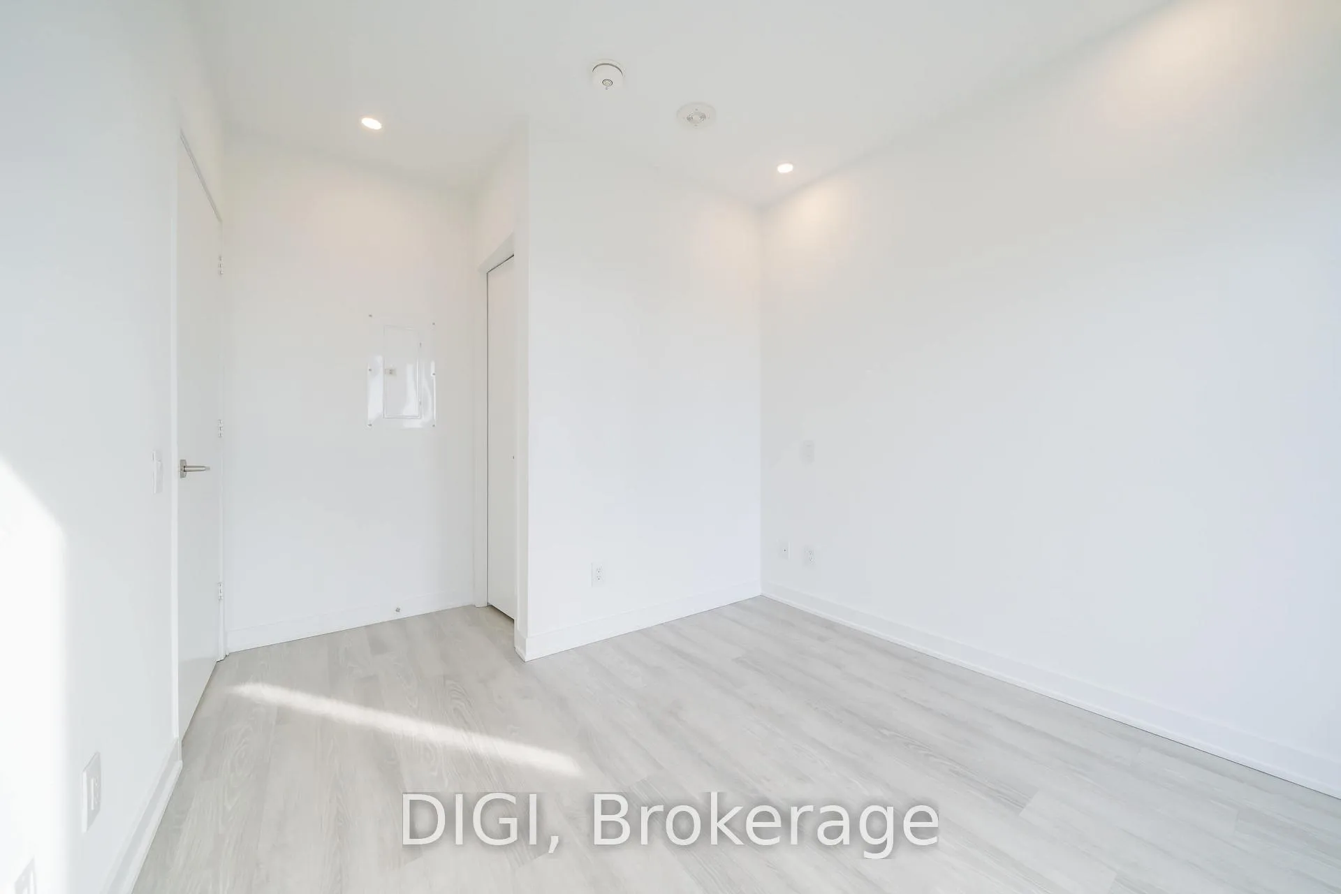 Photo 14 of Unit 810, 57 Spadina Avenue, Toronto, Waterfront Communities — HOMEH