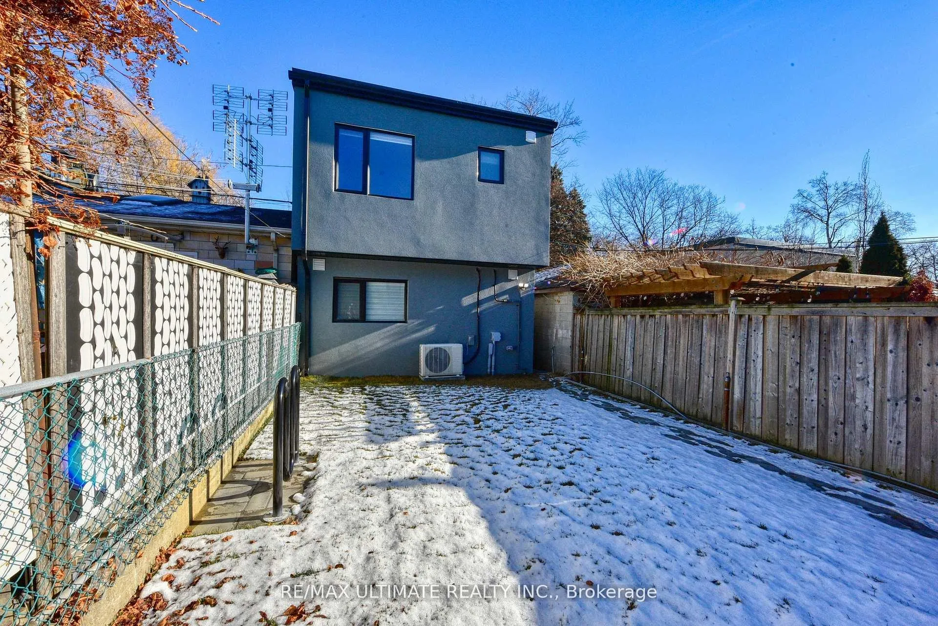 Photo 2 of Unit Laneway, 385 McRoberts Avenue, Toronto, Caledonia-Fairbank — HOMEH