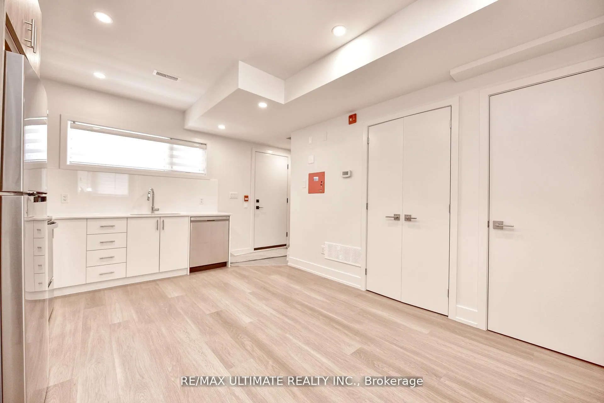 Photo 5 of Unit Laneway, 385 McRoberts Avenue, Toronto, Caledonia-Fairbank — HOMEH