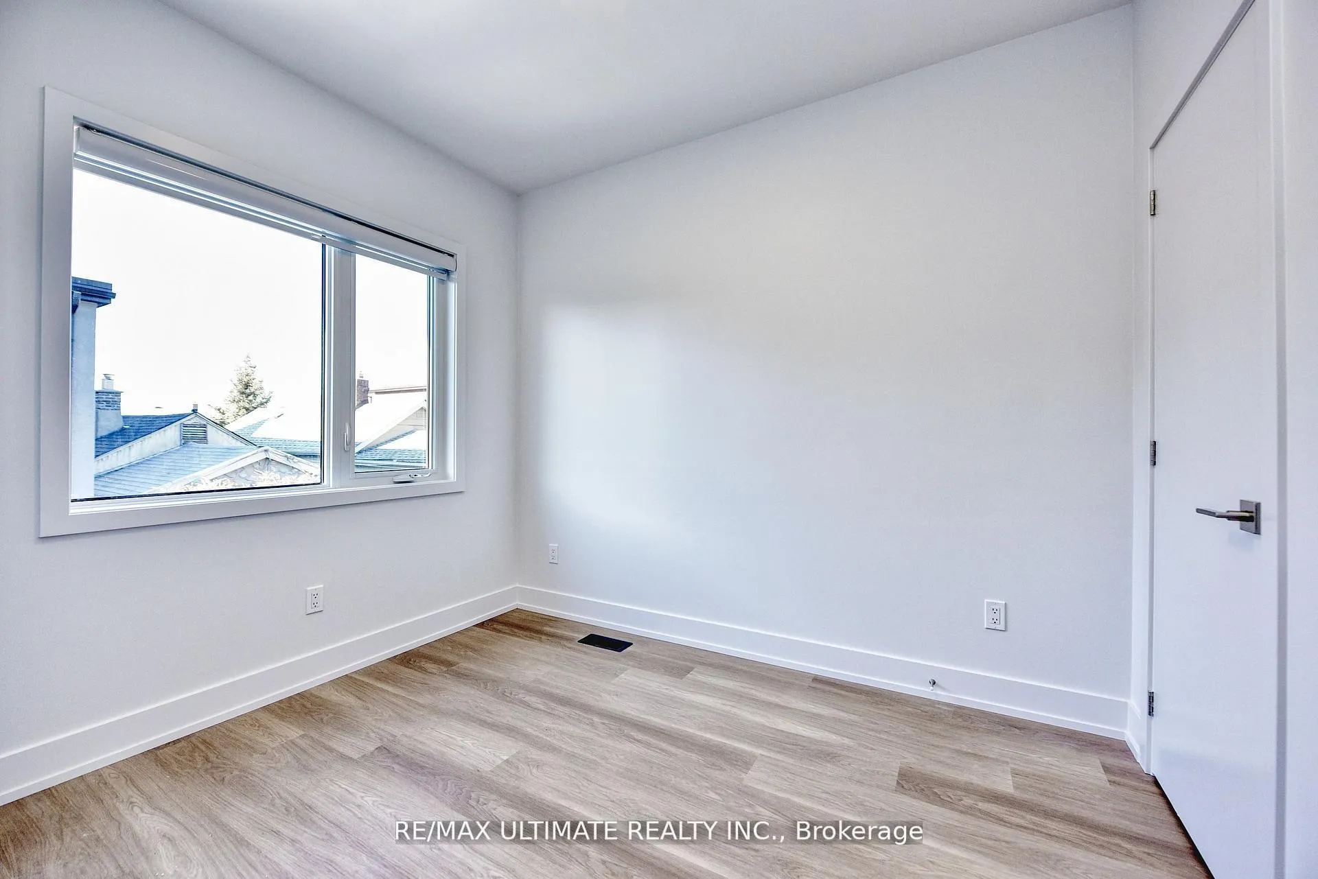 Photo 14 of Unit Laneway, 385 McRoberts Avenue, Toronto, Caledonia-Fairbank — HOMEH