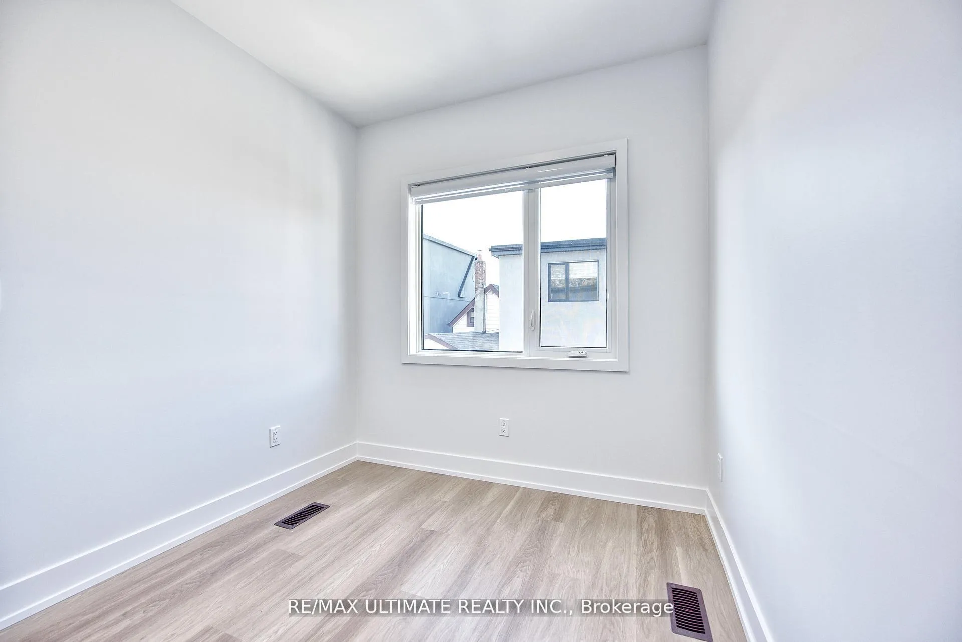 Photo 15 of Unit Laneway, 385 McRoberts Avenue, Toronto, Caledonia-Fairbank — HOMEH