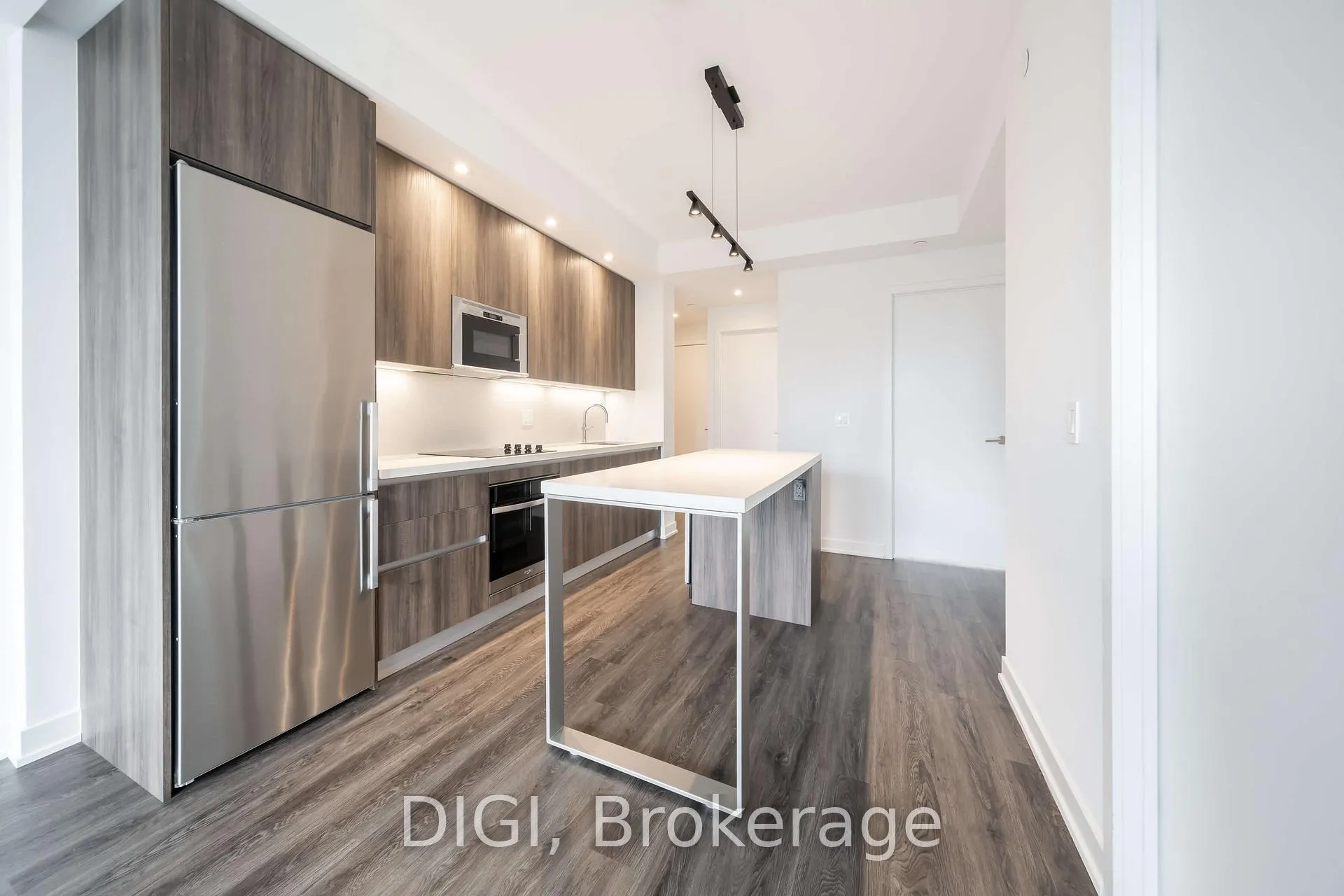 Photo 5 of Unit 307, 8 Gloucester Street, Toronto, Church-Yonge Corridor — HOMEH