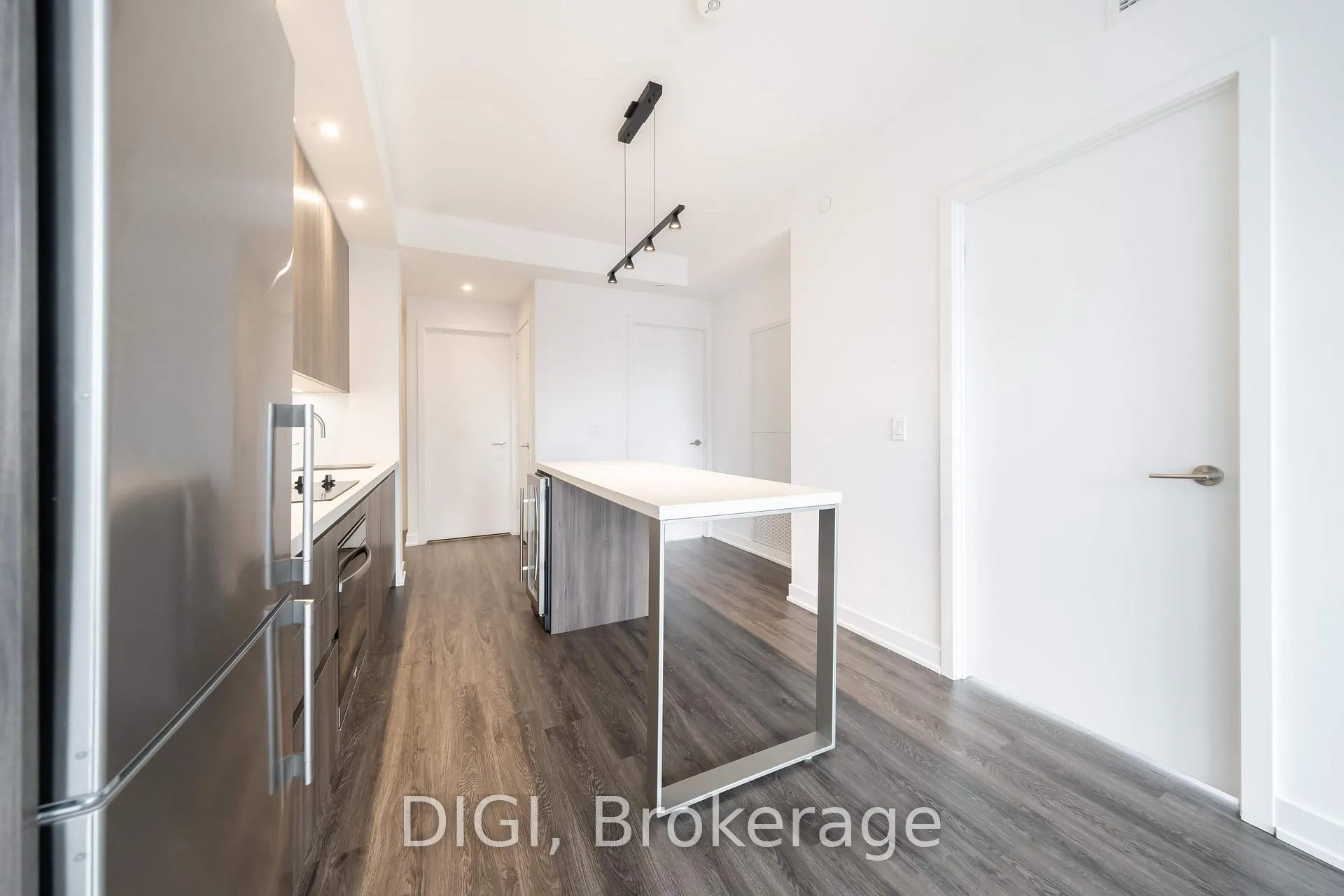 Photo 6 of Unit 307, 8 Gloucester Street, Toronto, Church-Yonge Corridor — HOMEH