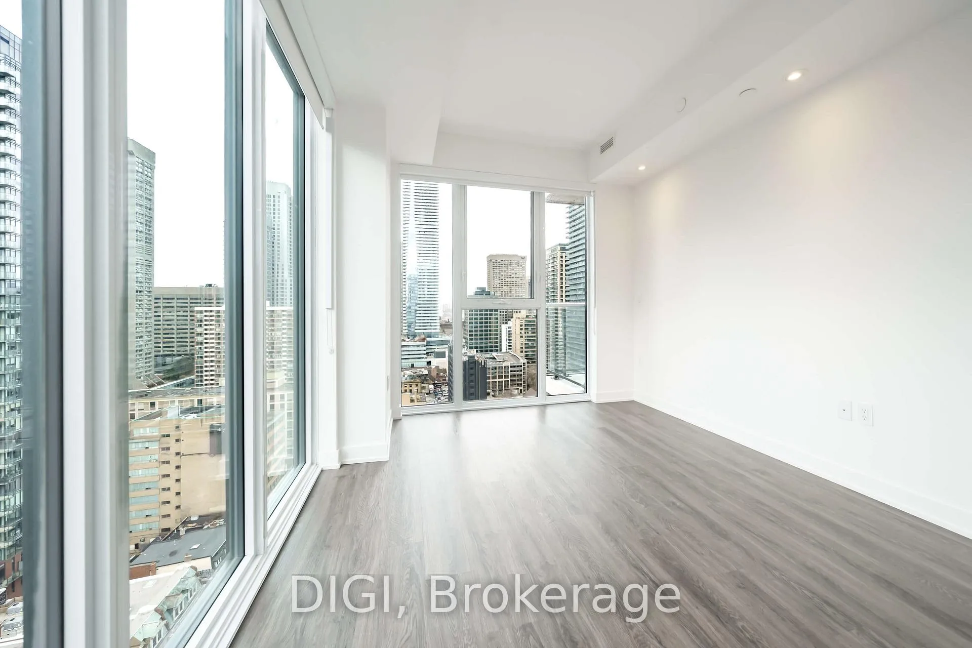 Photo 9 of Unit 307, 8 Gloucester Street, Toronto, Church-Yonge Corridor — HOMEH
