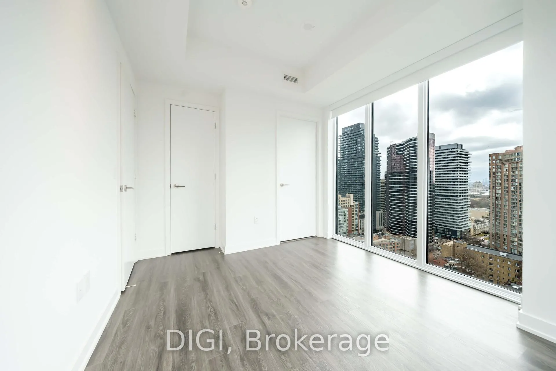 Photo 10 of Unit 307, 8 Gloucester Street, Toronto, Church-Yonge Corridor — HOMEH