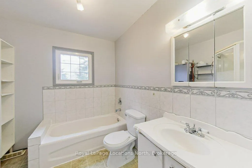 Photo 19 of 185 Bay Street E, Blue Mountains — HOMEH