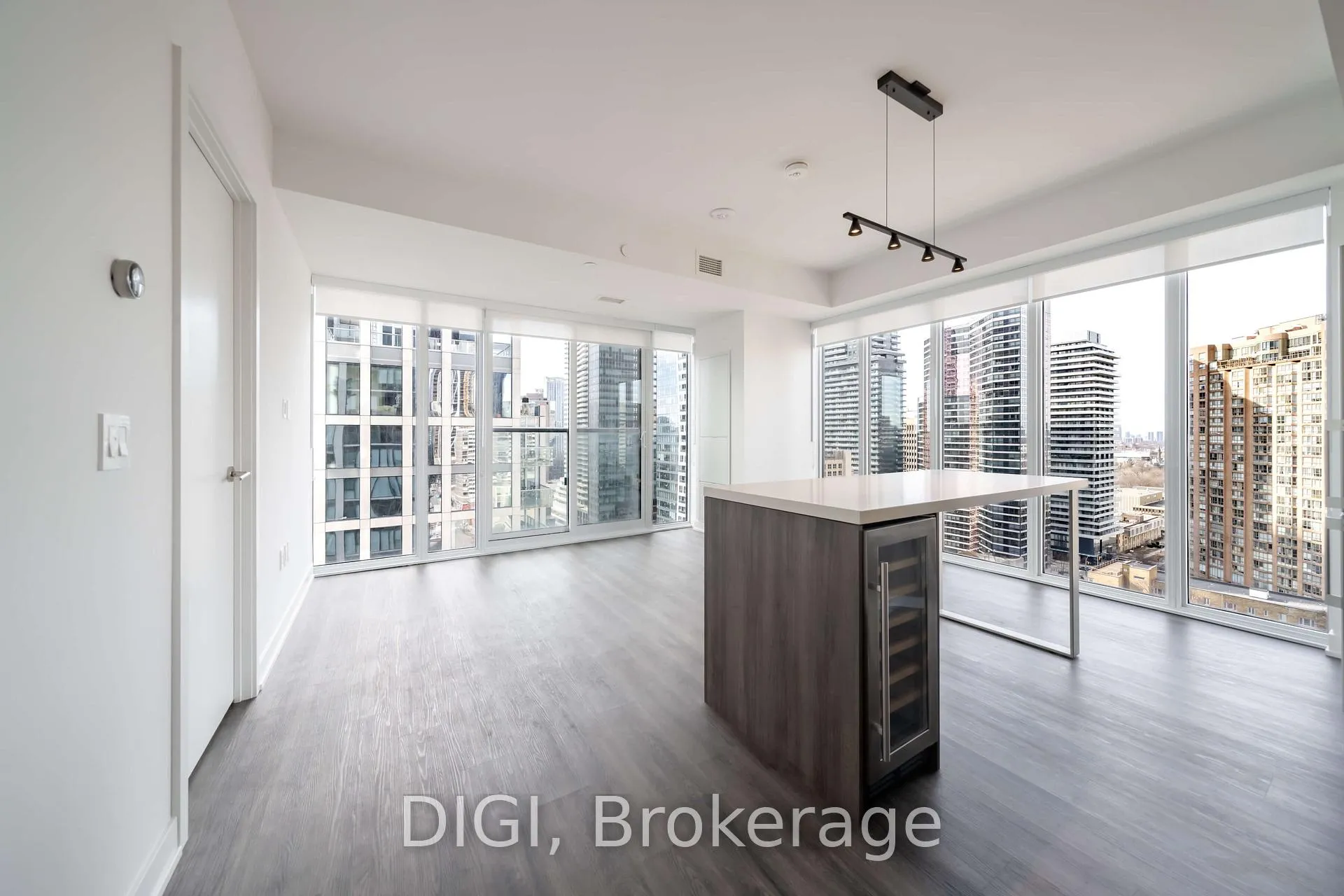 Photo 5 of Unit 2002, 8 Gloucester Street, Toronto, Church-Yonge Corridor — HOMEH