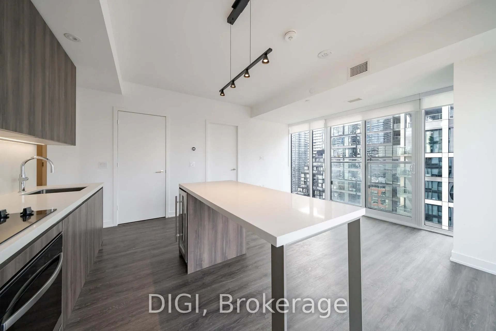 Photo 6 of Unit 2002, 8 Gloucester Street, Toronto, Church-Yonge Corridor — HOMEH