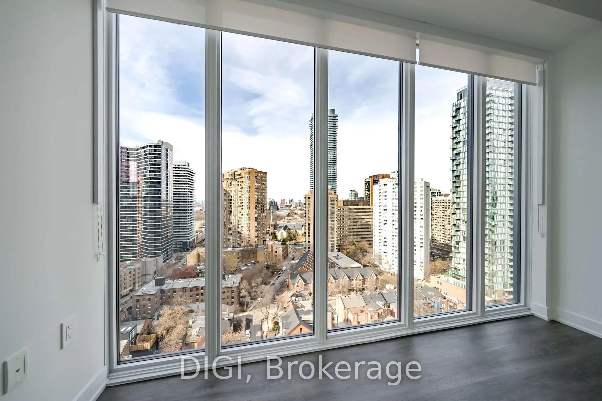Photo 9 of Unit 2002, 8 Gloucester Street, Toronto, Church-Yonge Corridor — HOMEH