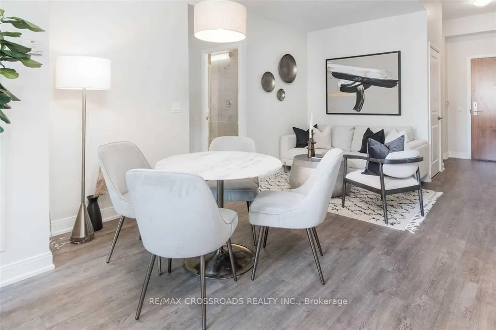 Photo 10 of Unit 814, 88 Broadway Avenue, Toronto, Mount Pleasant West — HOMEH