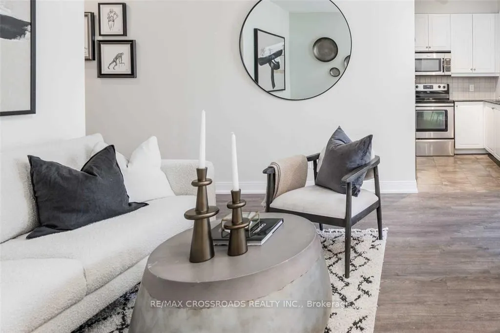 Photo 12 of Unit 814, 88 Broadway Avenue, Toronto, Mount Pleasant West — HOMEH