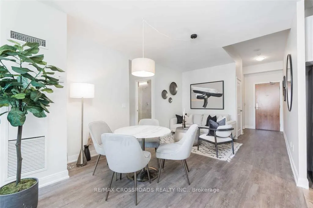 Photo 13 of Unit 814, 88 Broadway Avenue, Toronto, Mount Pleasant West — HOMEH