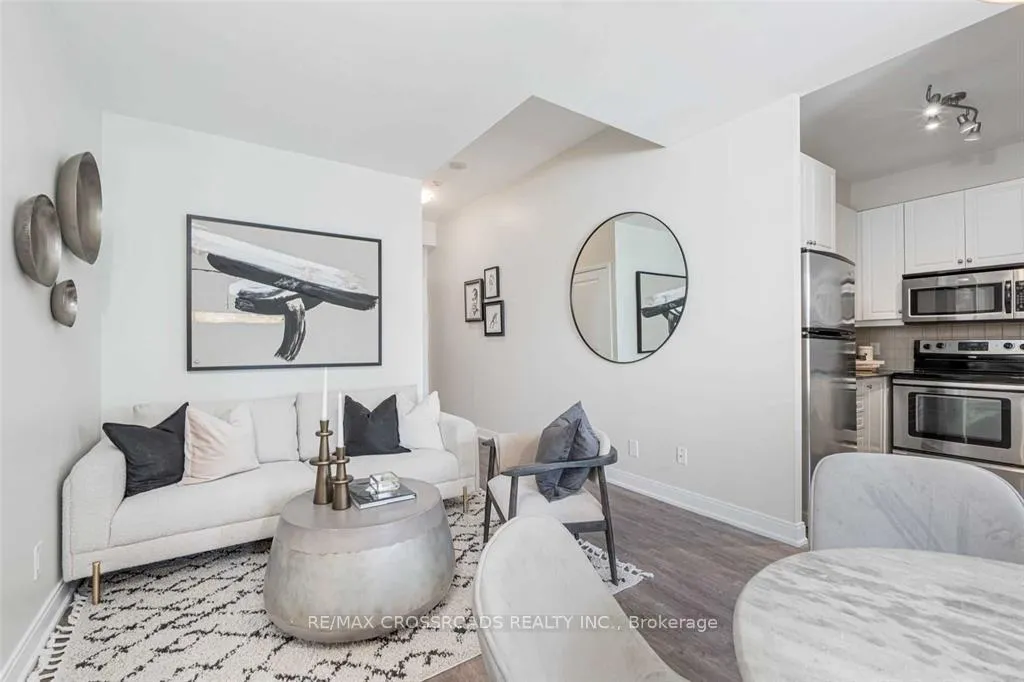 Photo 14 of Unit 814, 88 Broadway Avenue, Toronto, Mount Pleasant West — HOMEH