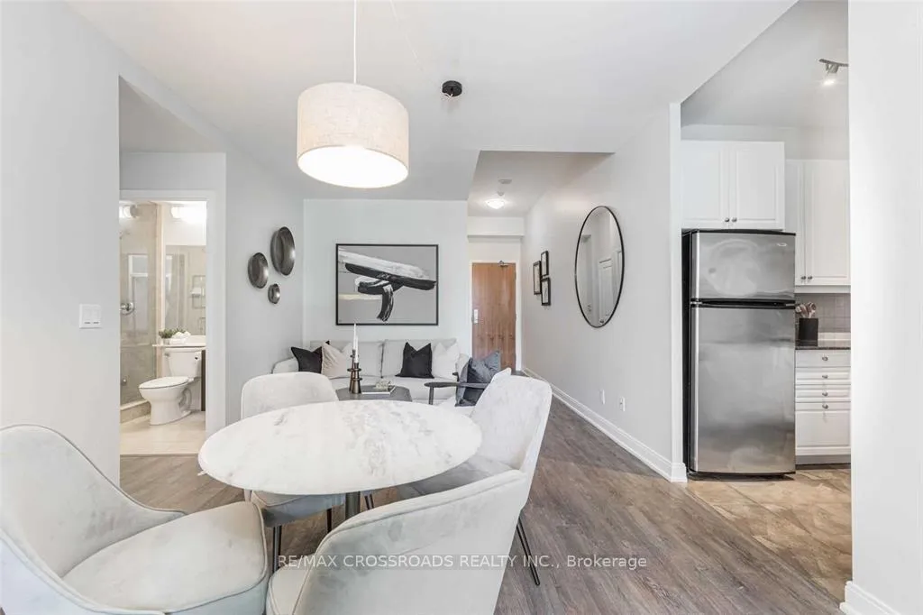 Photo 15 of Unit 814, 88 Broadway Avenue, Toronto, Mount Pleasant West — HOMEH