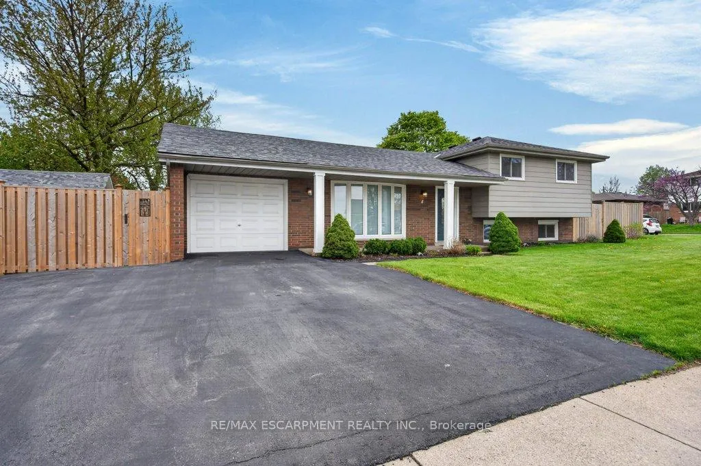 Photo 2 of 4 Camelot Drive, Hamilton, Lawfield — HOMEH