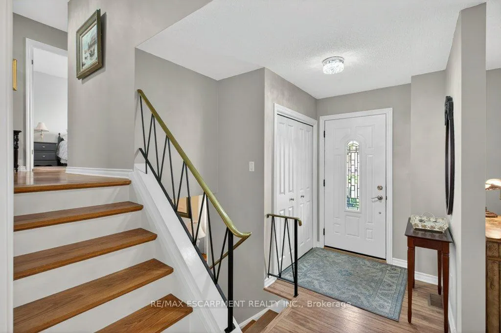 Photo 7 of 4 Camelot Drive, Hamilton, Lawfield — HOMEH