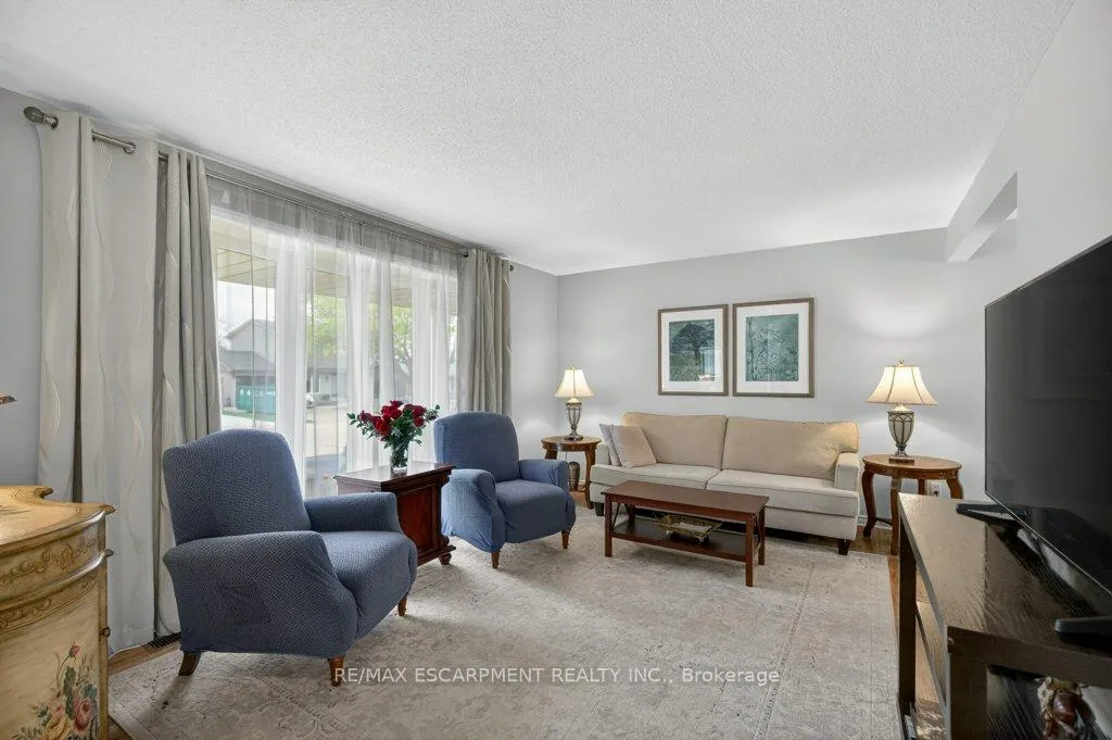 Photo 8 of 4 Camelot Drive, Hamilton, Lawfield — HOMEH