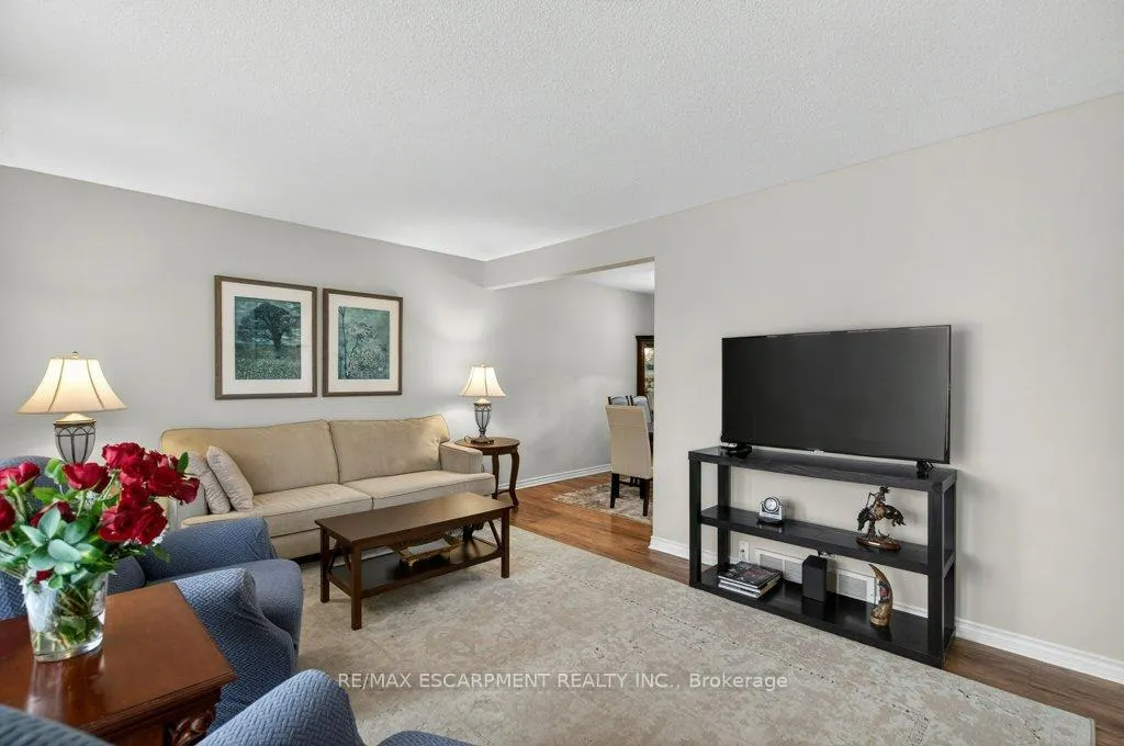 Photo 9 of 4 Camelot Drive, Hamilton, Lawfield — HOMEH