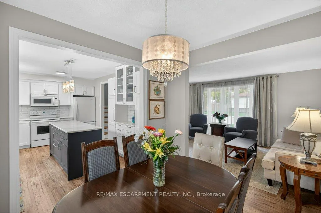 Photo 13 of 4 Camelot Drive, Hamilton, Lawfield — HOMEH