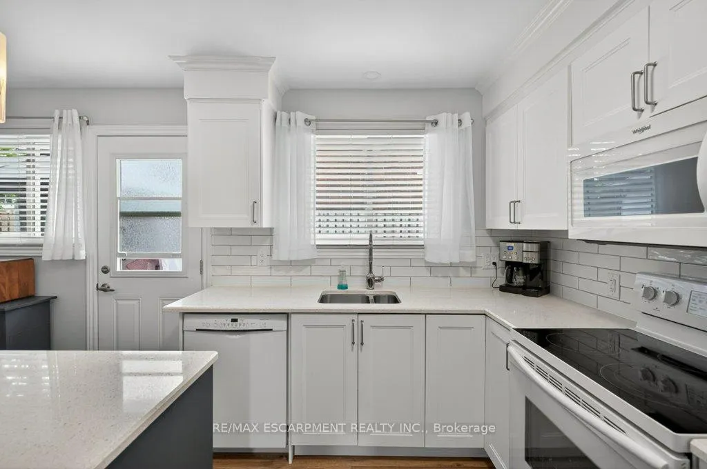 Photo 20 of 4 Camelot Drive, Hamilton, Lawfield — HOMEH