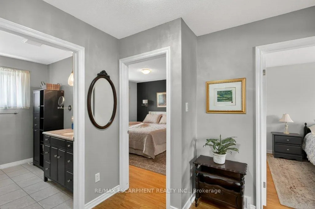 Photo 21 of 4 Camelot Drive, Hamilton, Lawfield — HOMEH