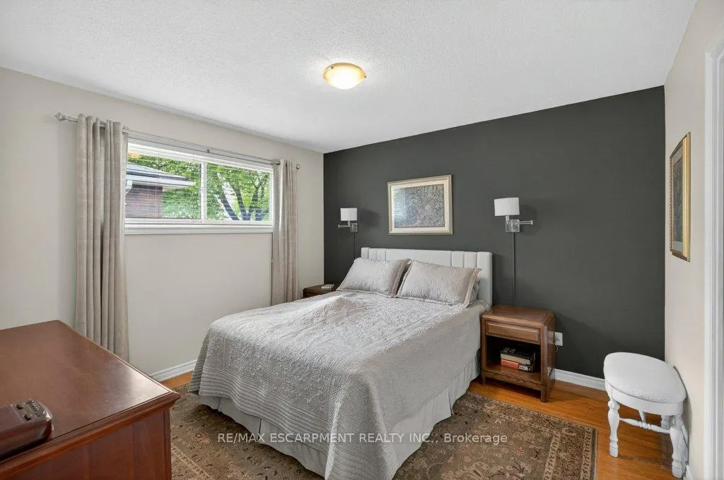 Photo 22 of 4 Camelot Drive, Hamilton, Lawfield — HOMEH