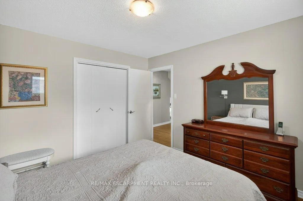 Photo 23 of 4 Camelot Drive, Hamilton, Lawfield — HOMEH