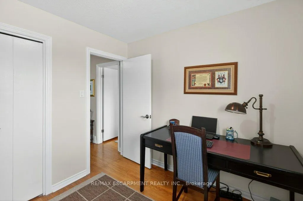Photo 27 of 4 Camelot Drive, Hamilton, Lawfield — HOMEH