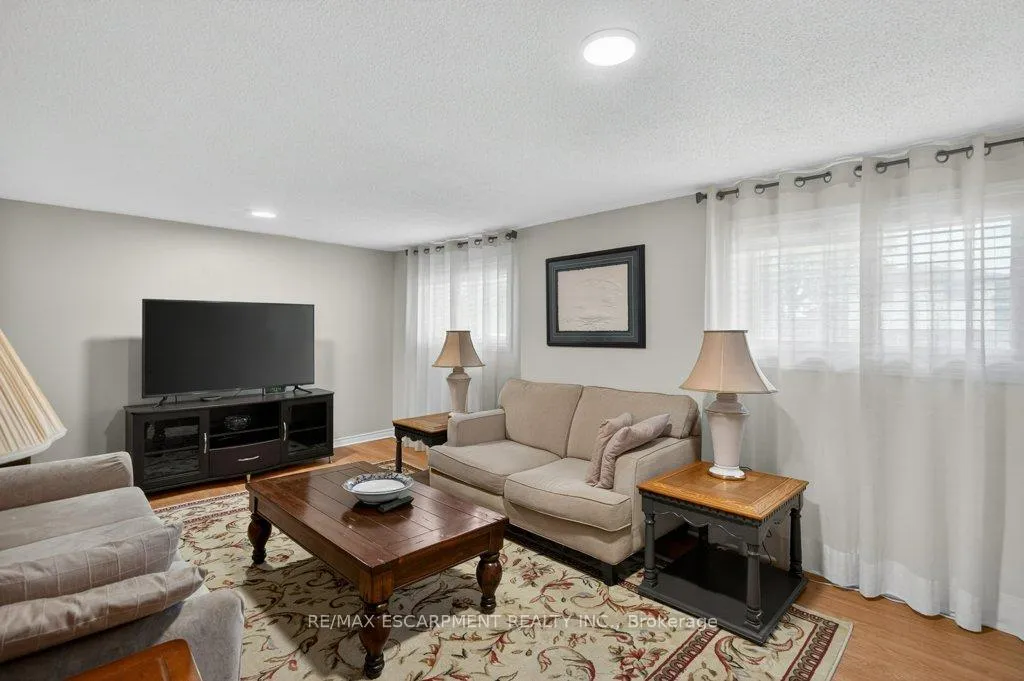 Photo 30 of 4 Camelot Drive, Hamilton, Lawfield — HOMEH
