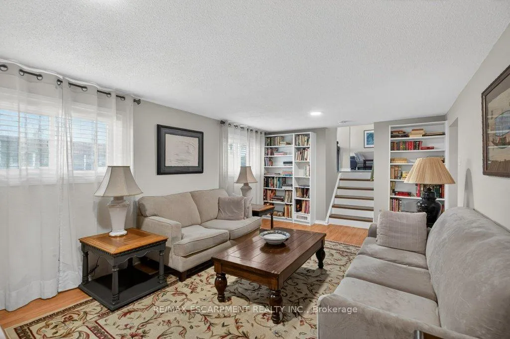 Photo 31 of 4 Camelot Drive, Hamilton, Lawfield — HOMEH