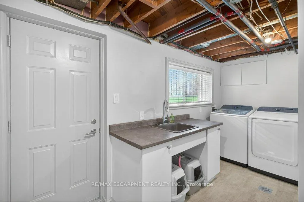 Photo 33 of 4 Camelot Drive, Hamilton, Lawfield — HOMEH