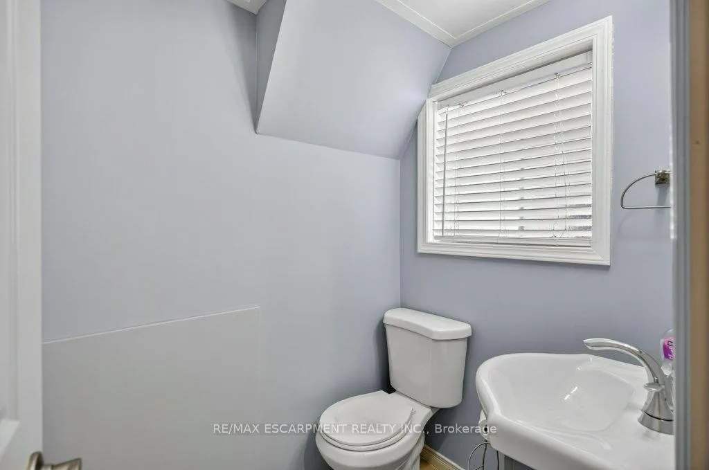 Photo 34 of 4 Camelot Drive, Hamilton, Lawfield — HOMEH