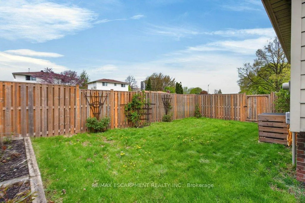 Photo 43 of 4 Camelot Drive, Hamilton, Lawfield — HOMEH