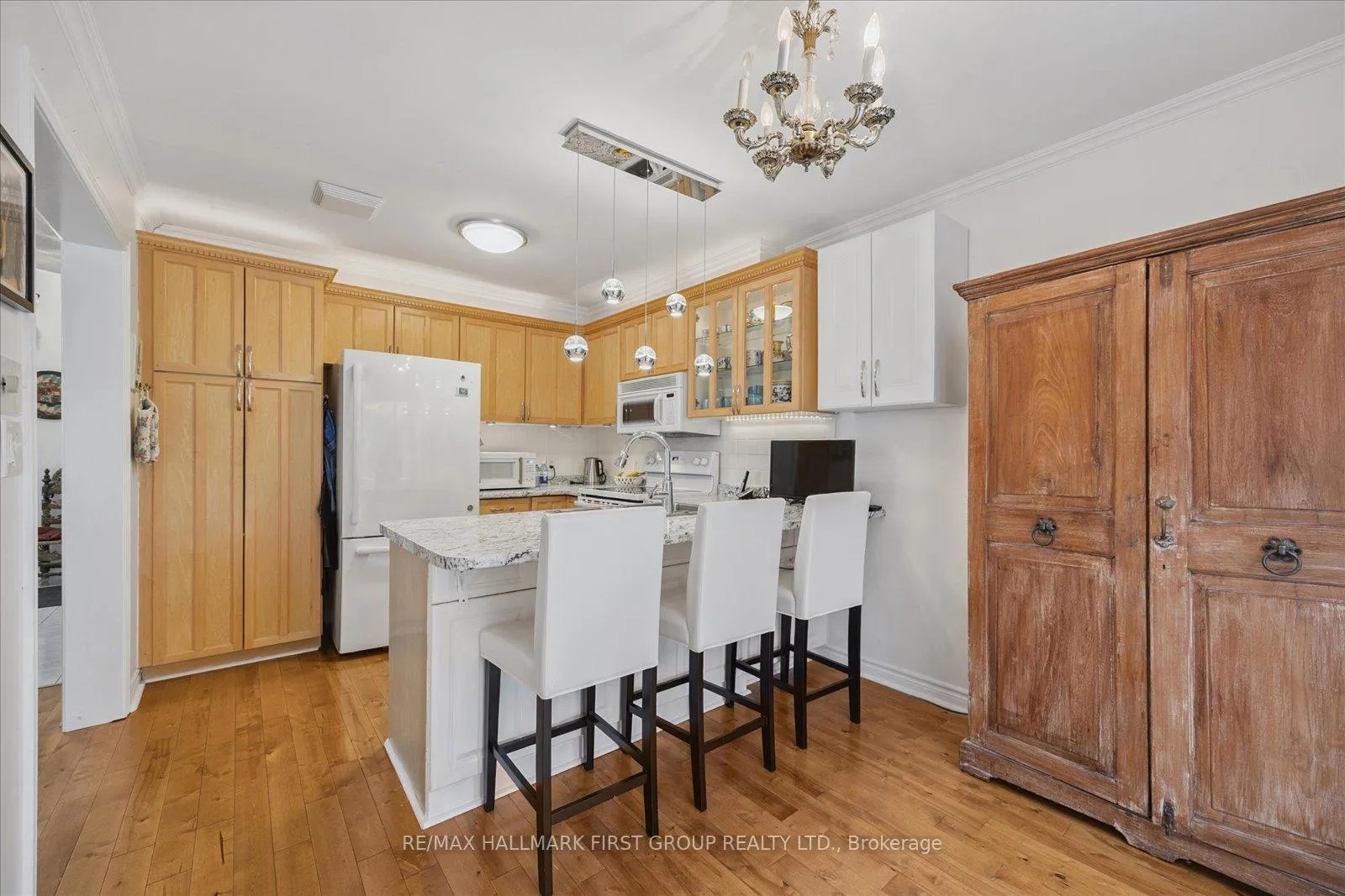 Photo 12 of 412 Athol Street, Whitby, Downtown Whitby — HOMEH