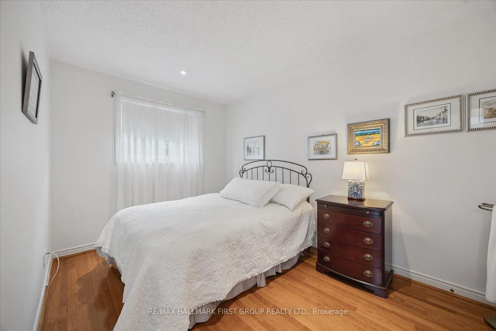 Photo 21 of 412 Athol Street, Whitby, Downtown Whitby — HOMEH