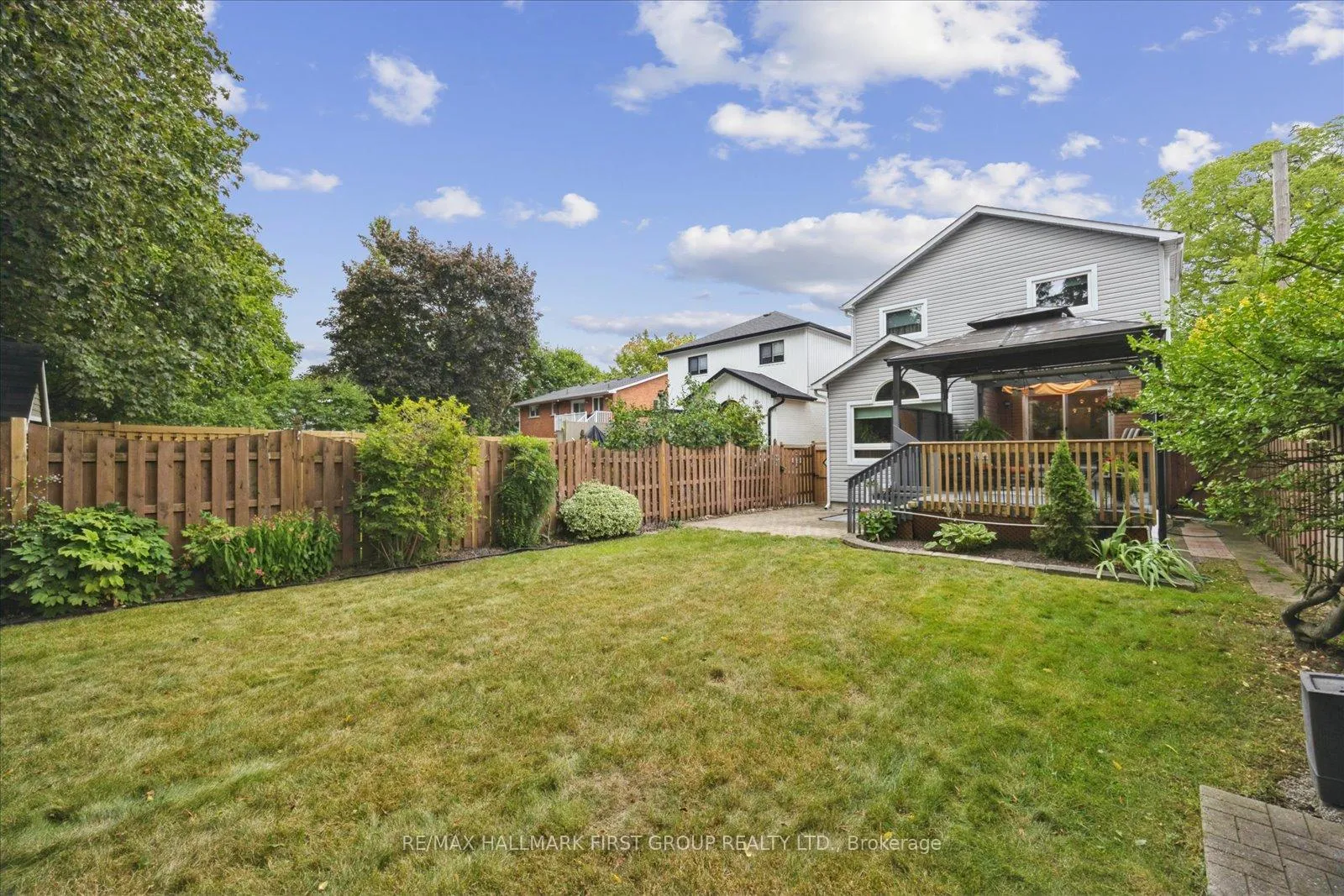 Photo 32 of 412 Athol Street, Whitby, Downtown Whitby — HOMEH