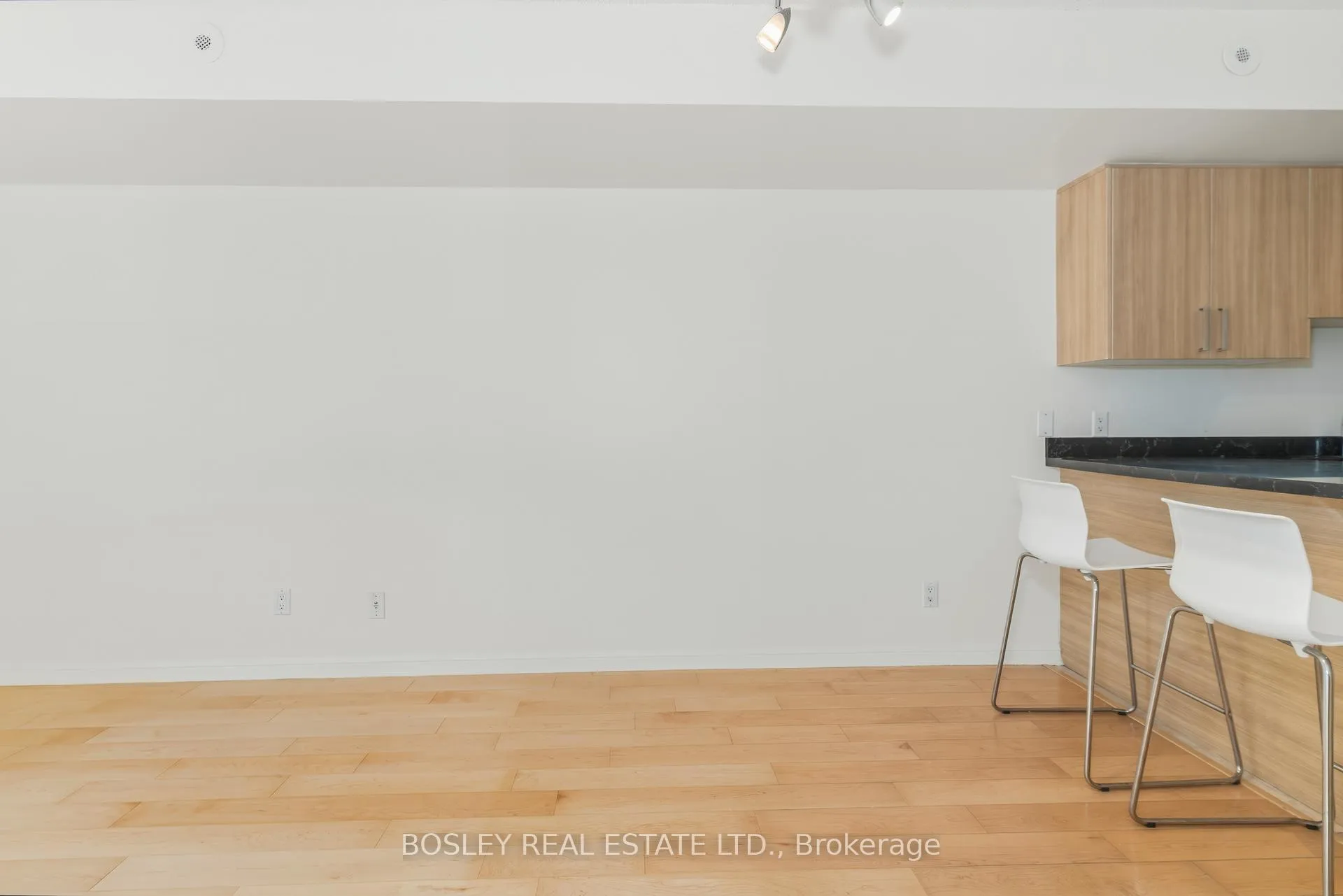 Photo 5 of Unit 606, 100 Strachan Avenue, Toronto, Niagara — HOMEH