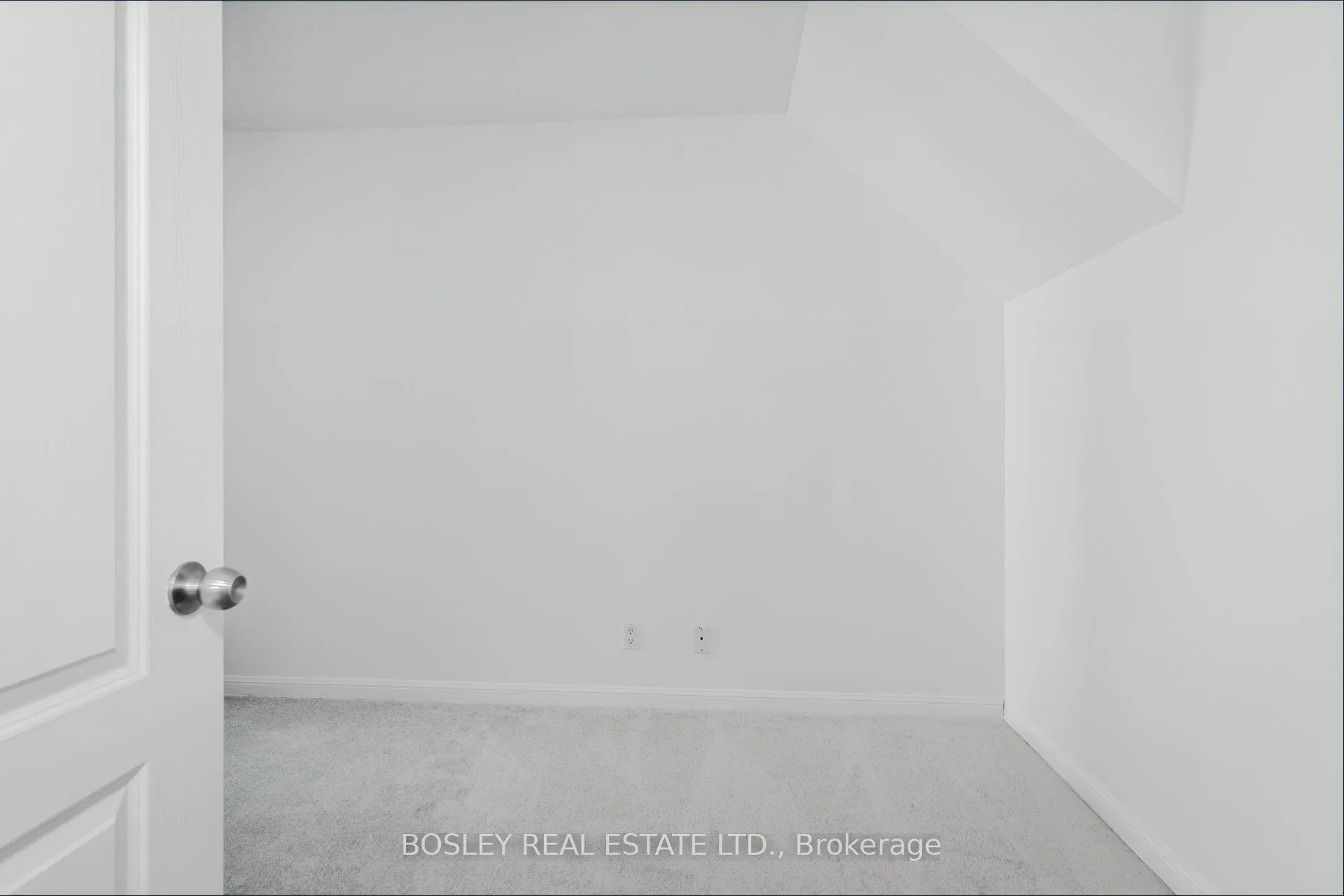 Photo 19 of Unit 606, 100 Strachan Avenue, Toronto, Niagara — HOMEH
