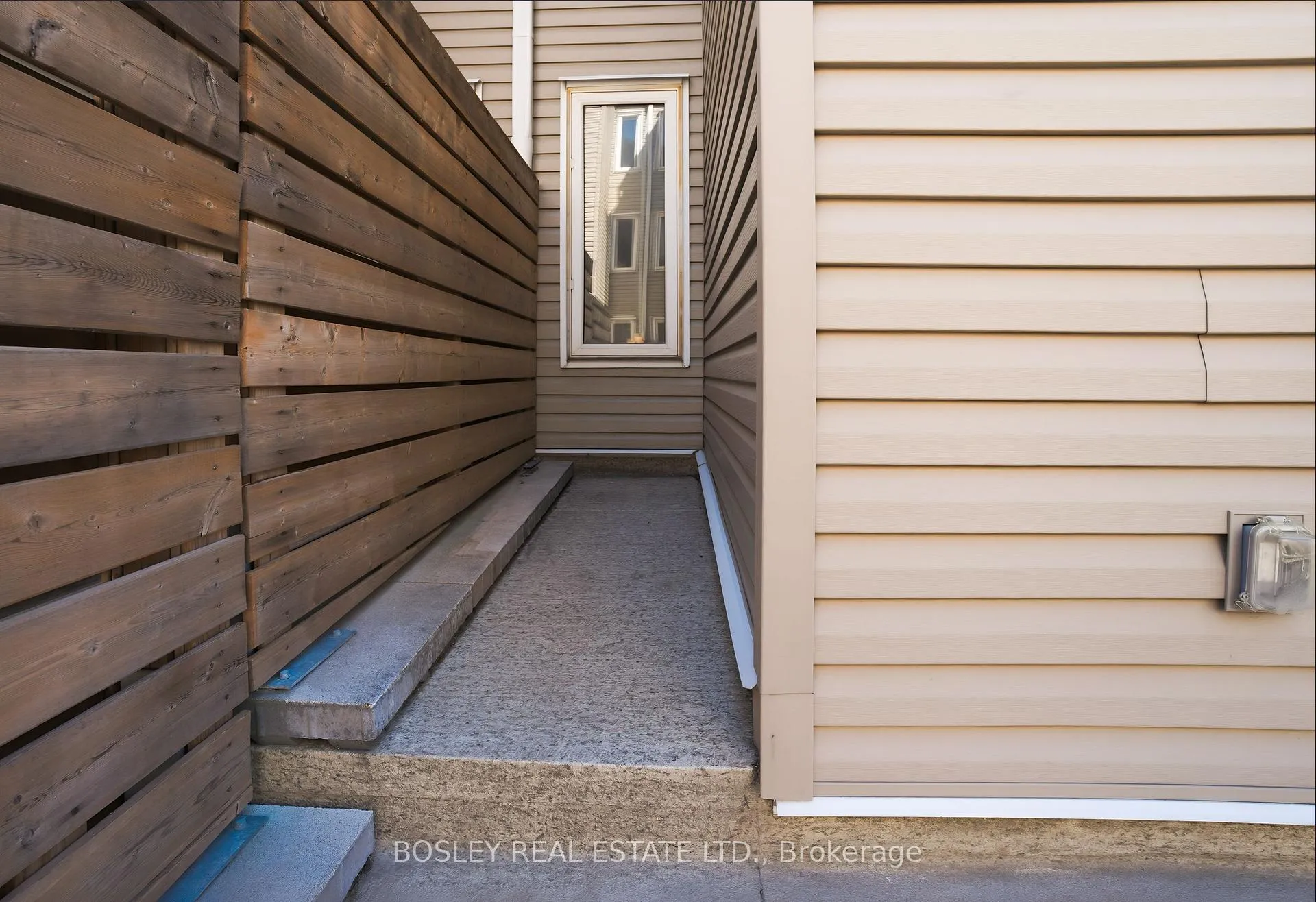 Photo 26 of Unit 606, 100 Strachan Avenue, Toronto, Niagara — HOMEH